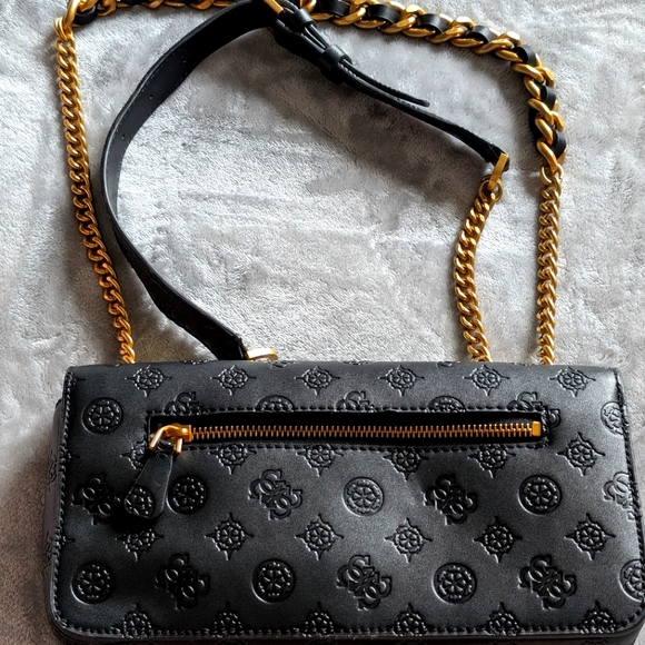Guess purse - Picture 3 of 7